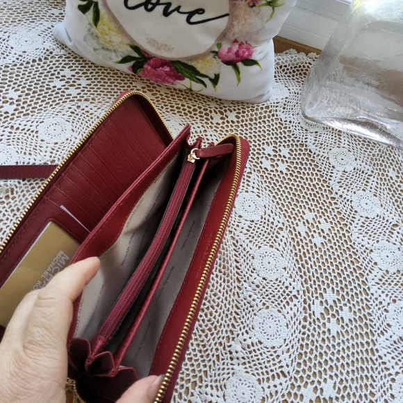 Michael Kors Wallet/Wristlet NWT Cherry Jest Set Travel Leather Gold Hardware - Picture 6 of 12